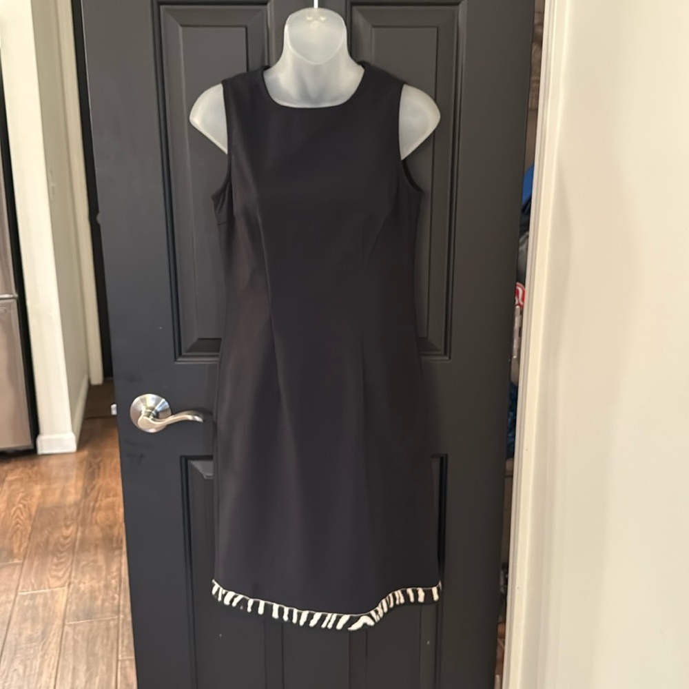 Harlow Sz 10 Sheath Dress zebra print bottom edge STRETCHY B30